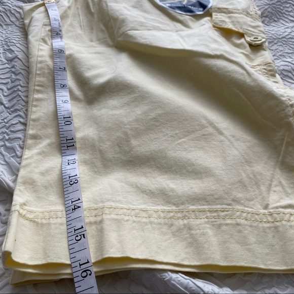 Gloria Vanderbilt yellow shorts stretch mid rise - Picture 9 of 13